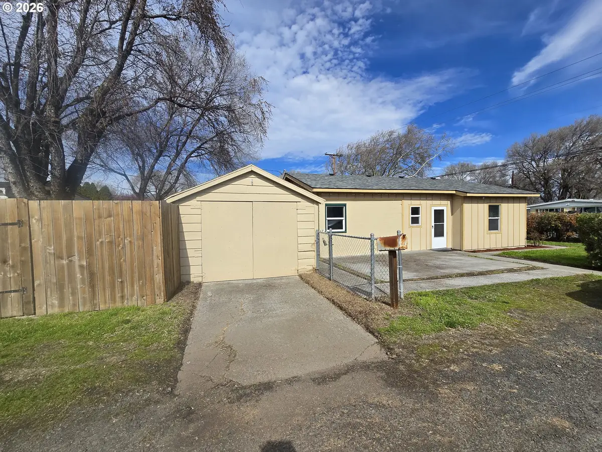 3208 W 7th St, The Dalles, OR 97058 - #1