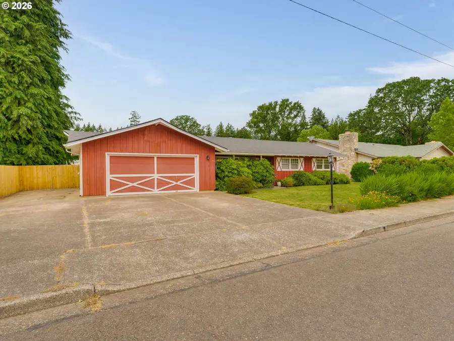 515 SW Brockwood Ave, McMinnville, OR 97128 - #3