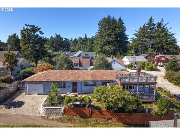 1391 Bayview St, NorthBend, OR 97459