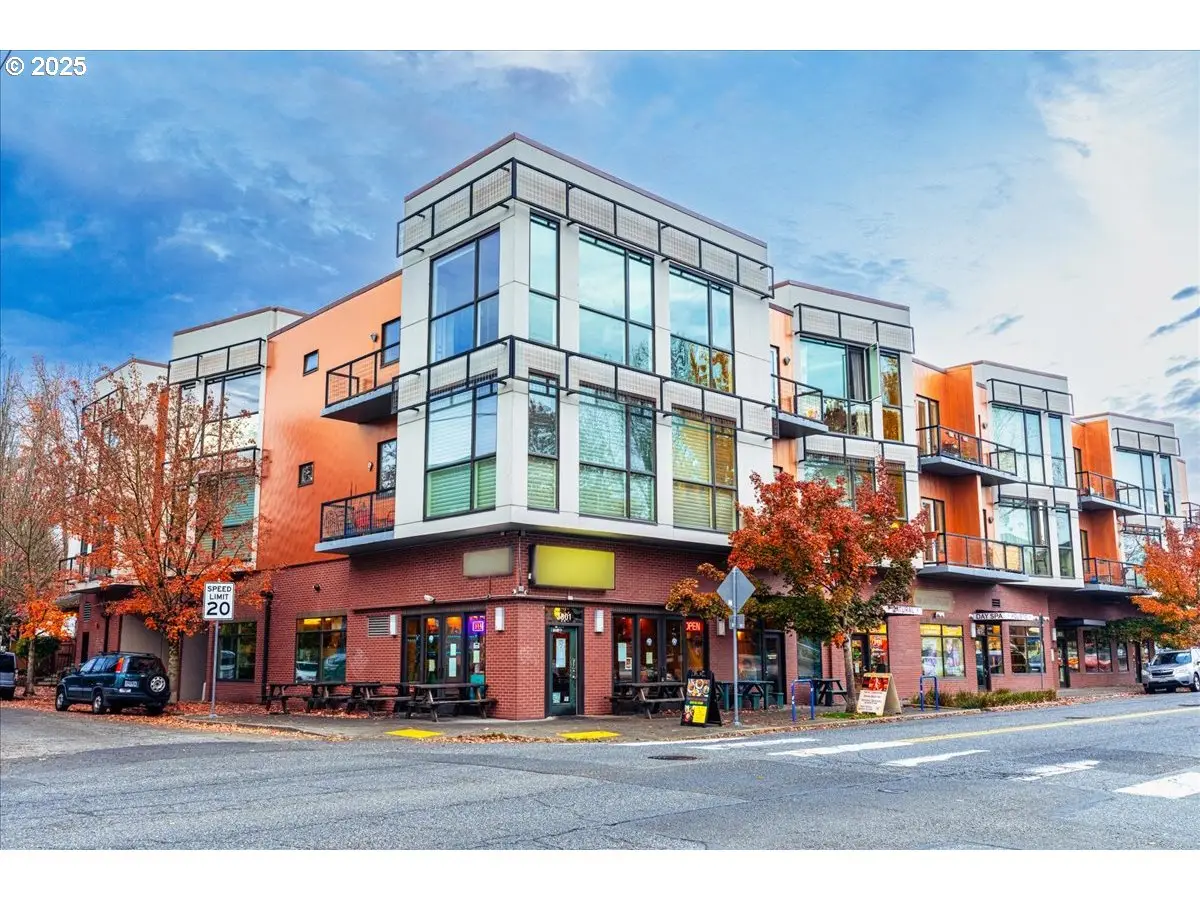 838 SE 38th Ave #209, Portland, OR 97214 - Image #1