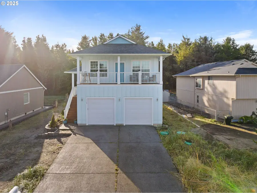 1110 194th St, Long Beach North Beach Peninsula, WA 98631 - Image #2