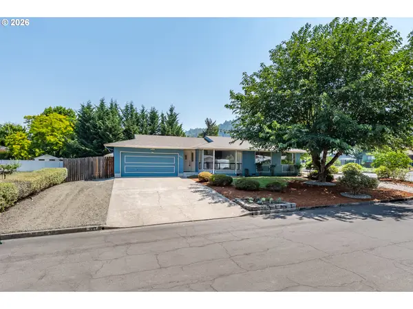 921 W Hickory St, Roseburg, OR 97471