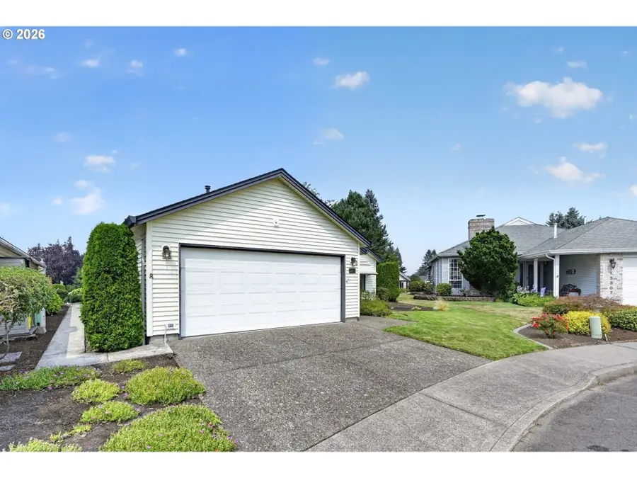 15805 NE Thompson St, Portland, OR 97230 - #3