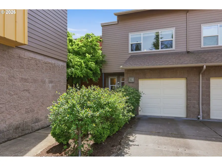 367 Rustic Pl, Eugene, OR 97401 - #2