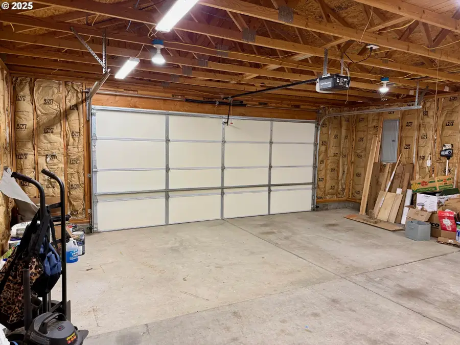 810 N Earl Ct, Stanfield, OR 97875 - Image #2