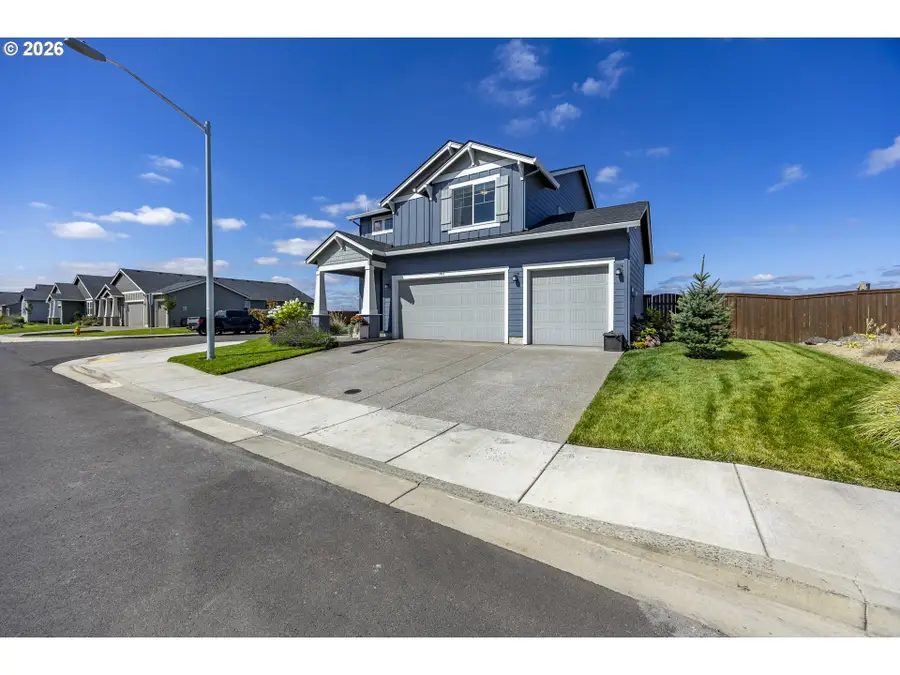 1451 Gladiola Dr, Junction City, OR 97448 - #3