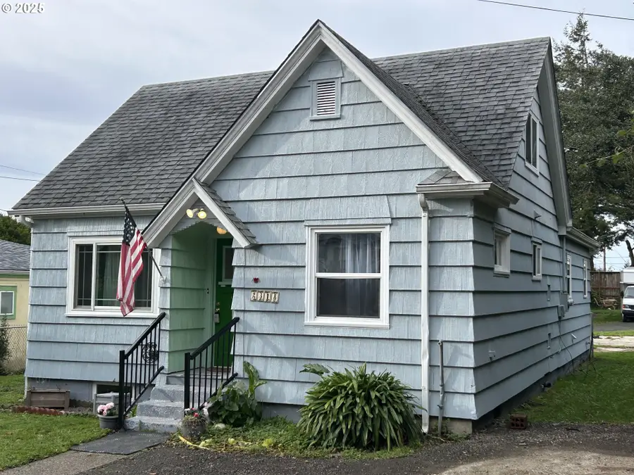 2318 Liberty St, North Bend, OR 97459 - Image #2