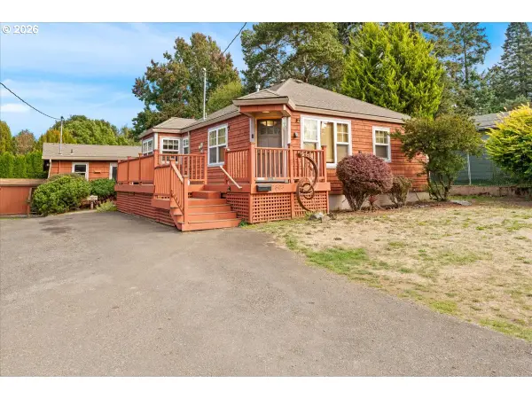 7303 SE Sherman St, Portland, OR 97215