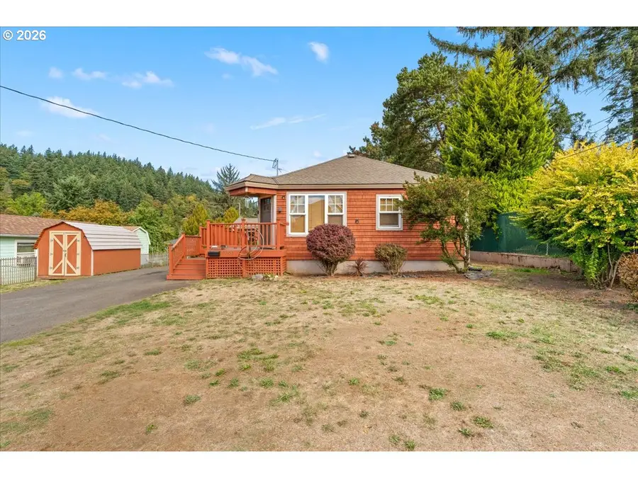 7303 SE Sherman St, Portland, OR 97215 - #2