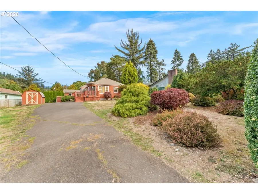 7303 SE Sherman St, Portland, OR 97215 - #3