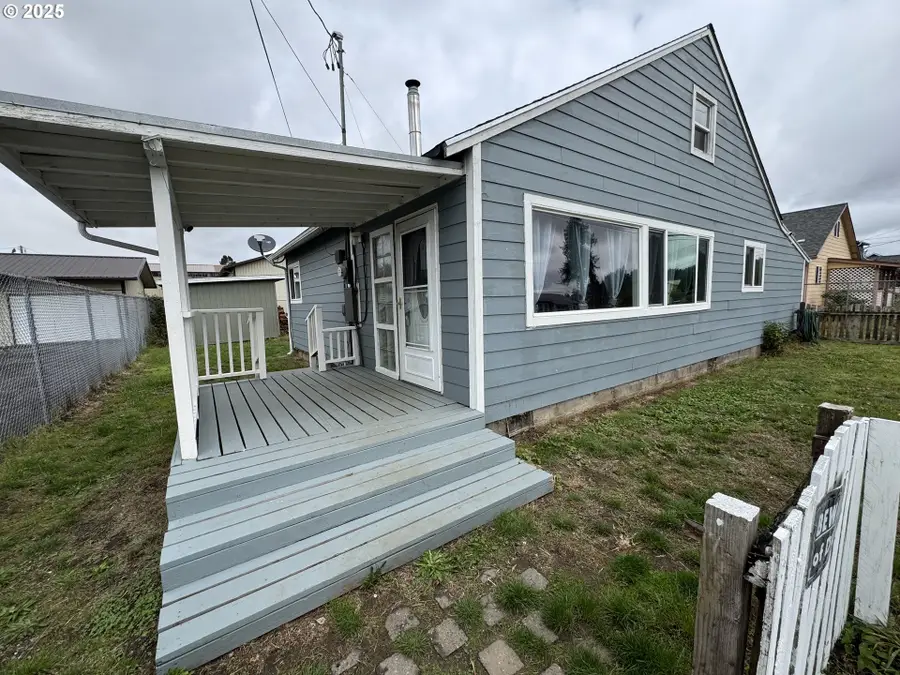 1010 N Lake Rd, Lakeside, OR 97449 - Image #2