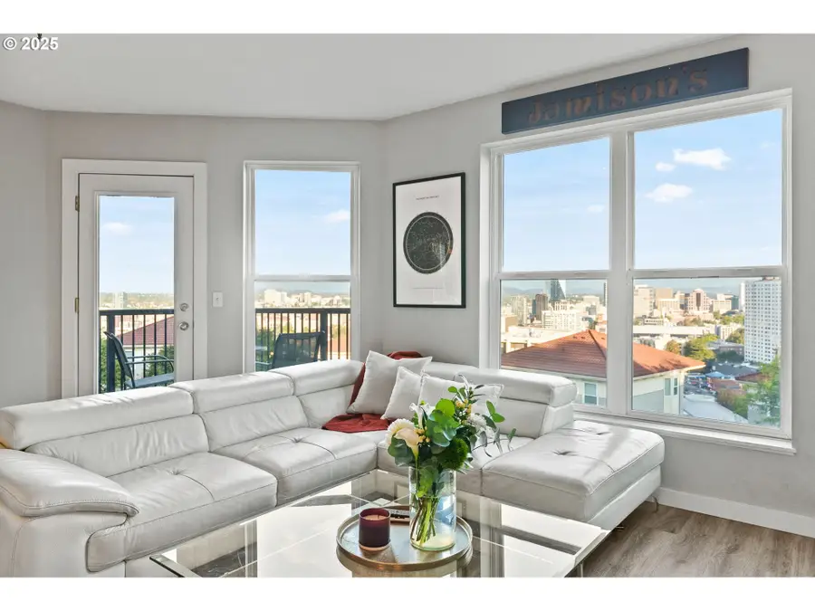 315 NW Uptown Ter #2B, Portland, OR 97210 - Image #2