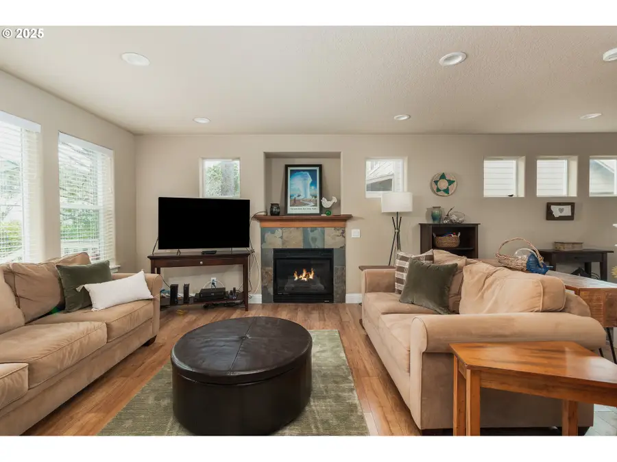 1190 SE 2nd Ct, Lincoln City, OR 97367 - #3
