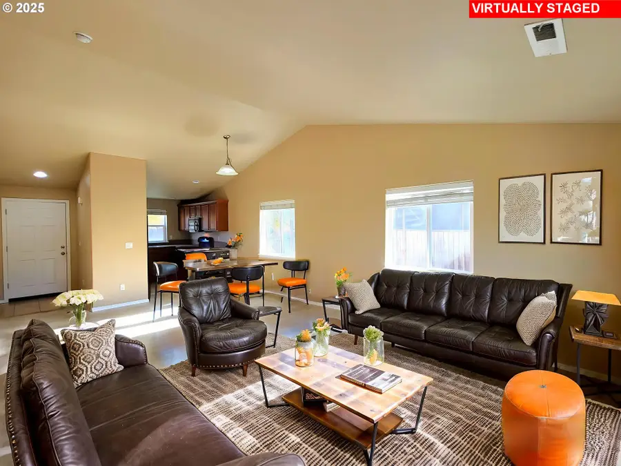 1021 S 1st St, Cottage Grove, OR 97424 - Image #3