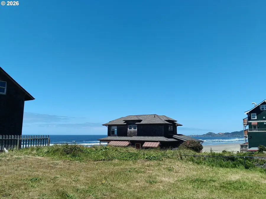 213 NW Cliff St, Newport, OR 97365 - #2