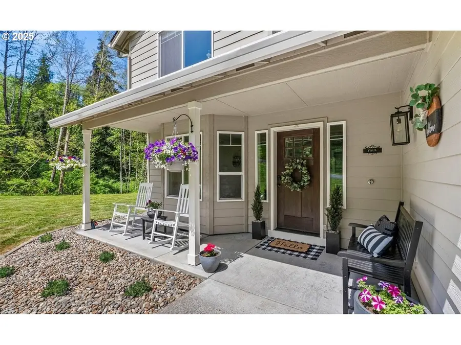 208 Salmonberry Ln, Longview, WA 98632 - #2