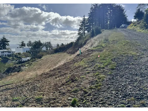 Maine, NorthBend, OR 97459