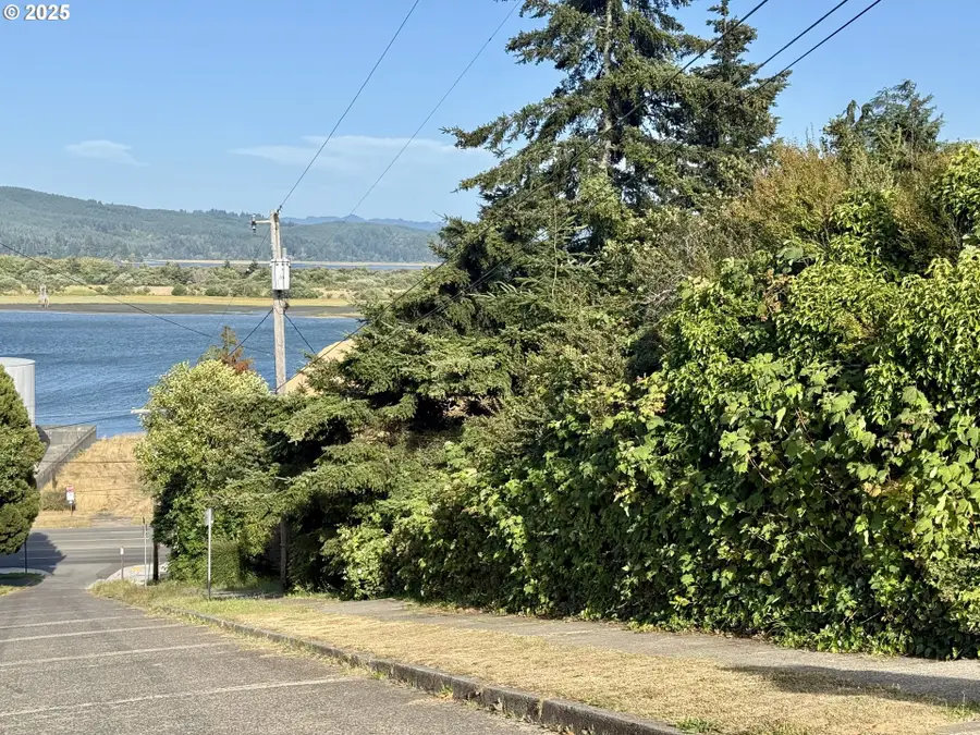 00 Exchange, North Bend, OR 97459 - Image #3