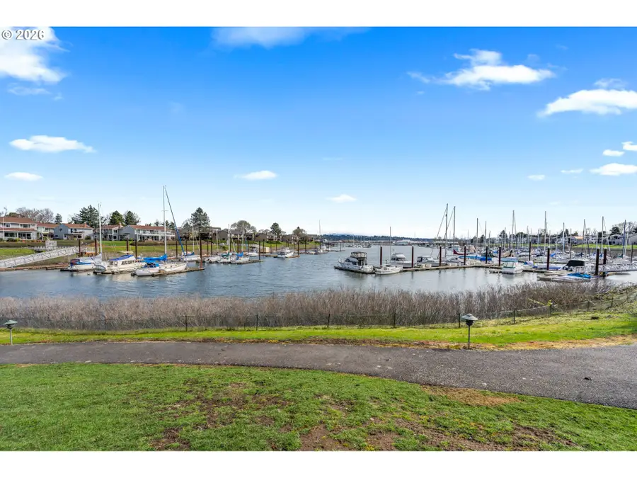 601 N Tomahawk Island Dr, Portland, OR 97217 - Image #2