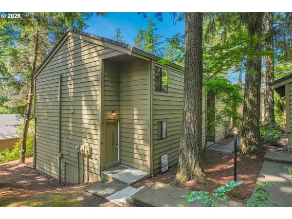 58 Cervantes Cir #8D, LakeOswego, OR 97035