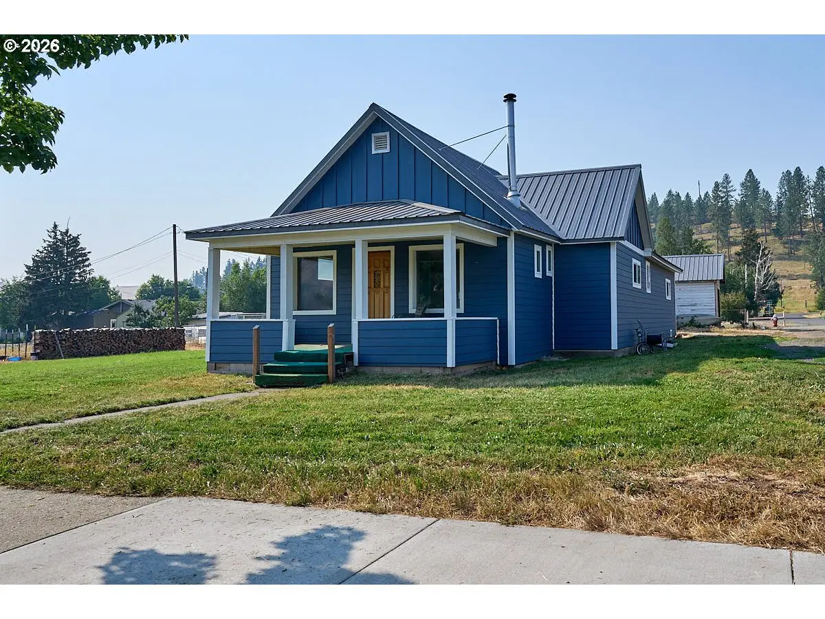 408 W 1st St, Wallowa, OR 97885 - #1