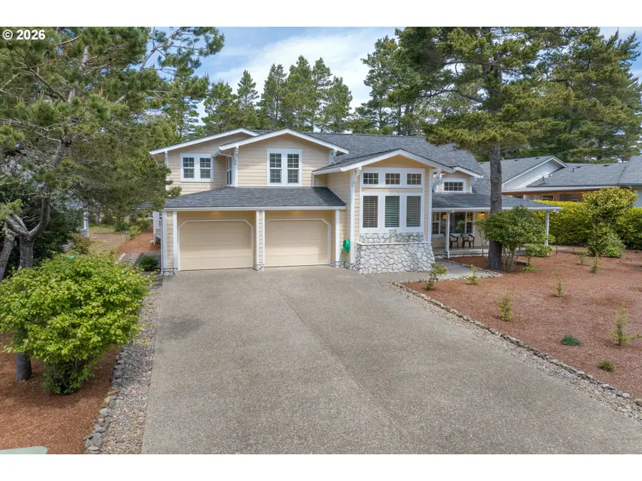 1009 Royal Saint Georges Dr, Florence, OR 97439 - #2