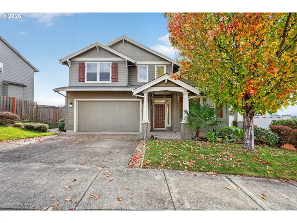 840 NE Cascadia Ridge Dr, Estacada, OR 97023