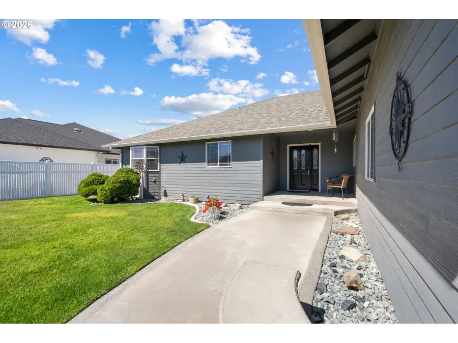 1020 SW 19th Ct, Hermiston, OR 97838 - #3