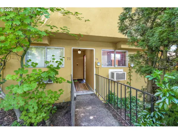 839 SW Broadway Dr #74, Portland, OR 97201