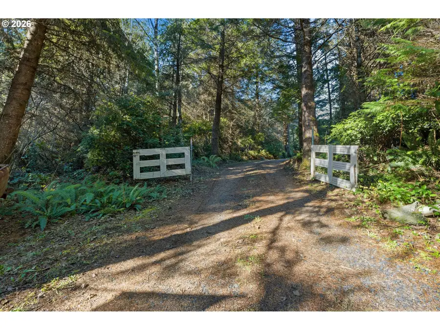 59000 W Beaver Hill Rd, Bandon, OR 97411 - Image #3