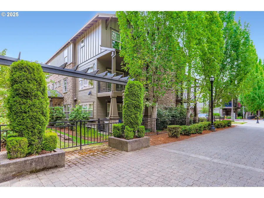 637 NE Garswood Ln, Hillsboro, OR 97006 - Image #3