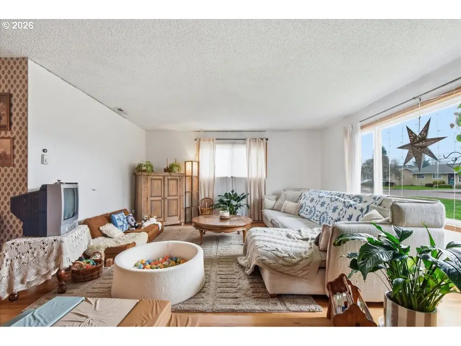 2249 36th Ave, Longview, WA 98632 - #2