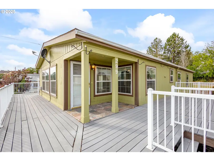 299 4th St, Maupin, OR 97037 - Image #2
