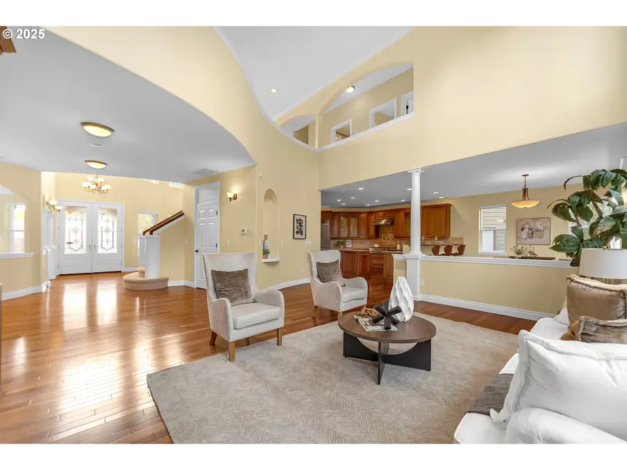 17833 Marylcreek Dr, Northwest Clackamas, OR 97034 - Image #2