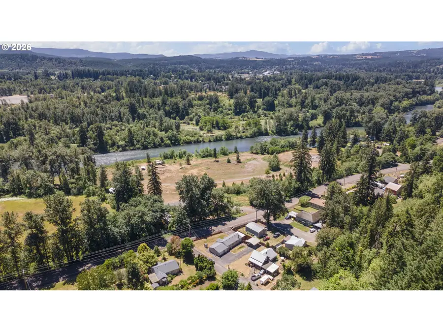 42705 N River Dr, Sweet Home, OR 97386 - #3
