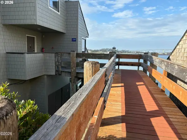1000 SE Bay Blvd #239, Newport, OR 97365