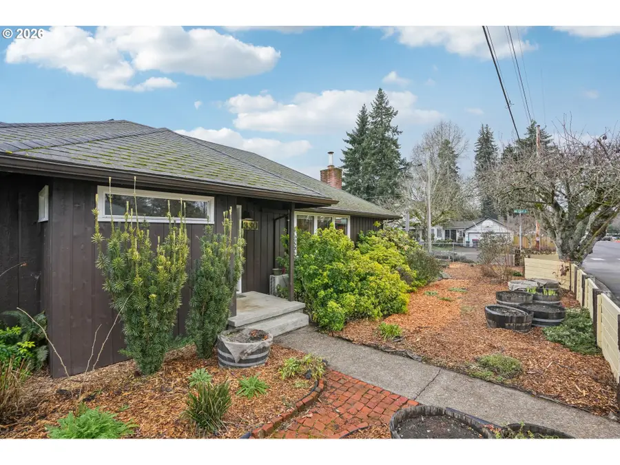 330 NW 14th St, McMinnville, OR 97128 - #3