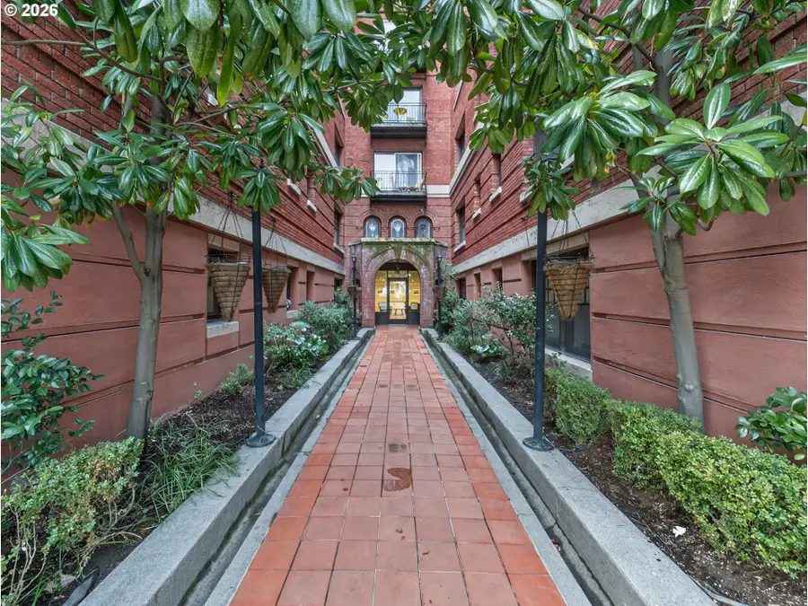 1829 NW Lovejoy St #312, Portland, OR 97209 - #3