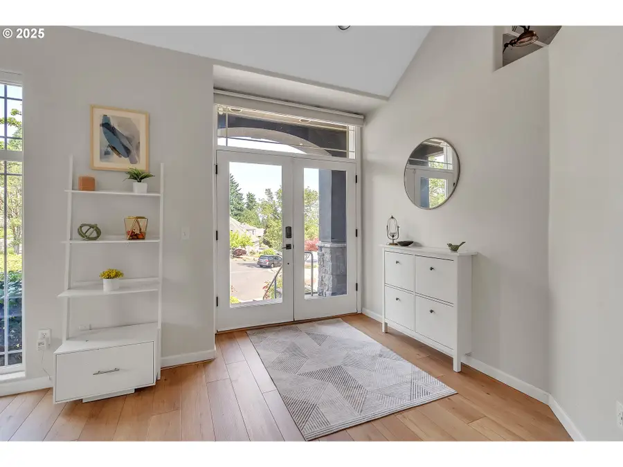 15900 SW Breccia Dr, Beaverton, OR 97007 - Image #2