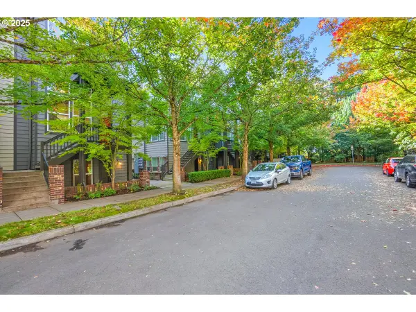 8810 SE 12th Ave, Portland, OR 97202