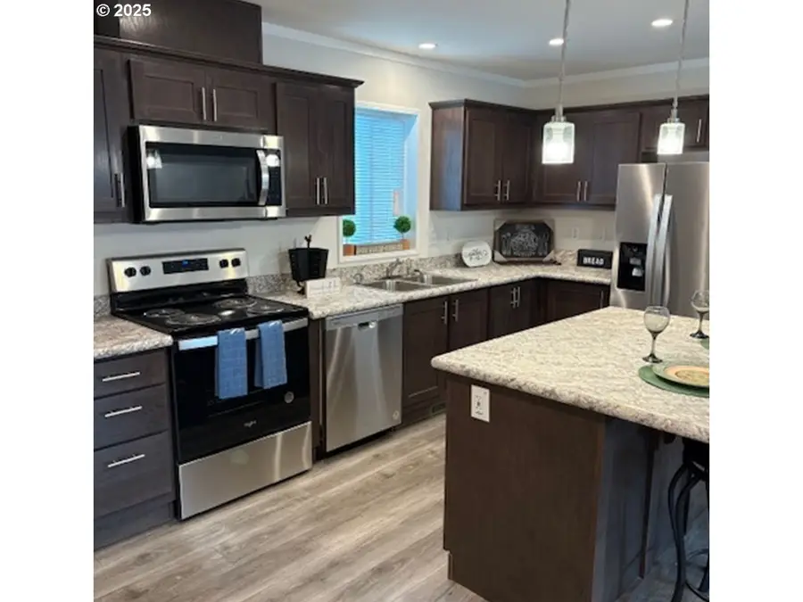 1025 S 6th St #78, Harrisburg, OR 97446 - Image #2