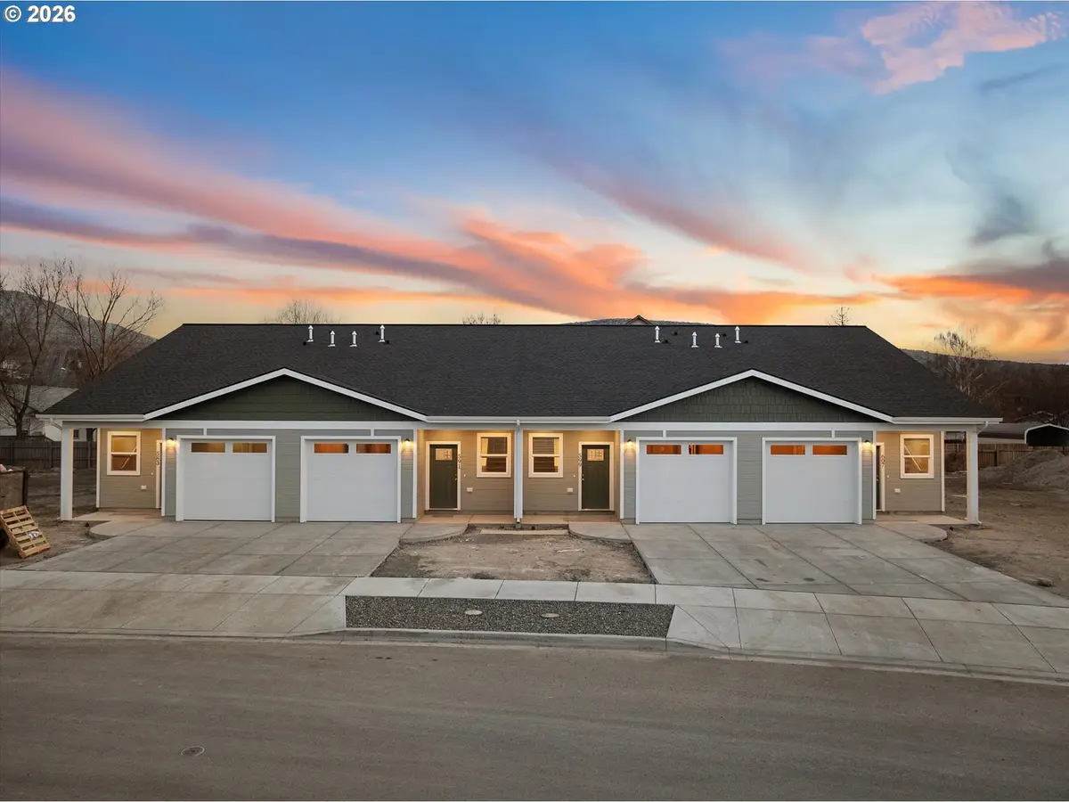 583 Park Springs Ave, Baker City, OR 97814 - Image #1