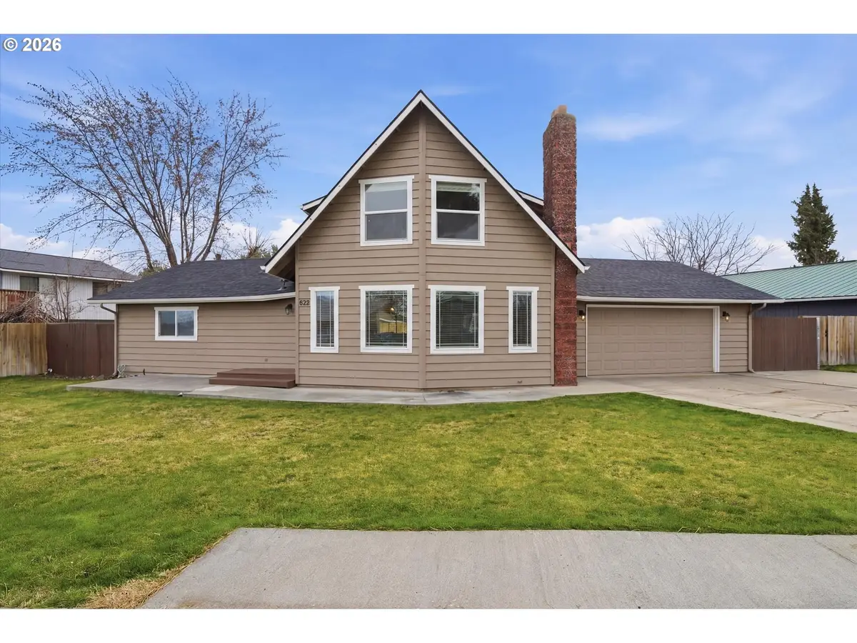 805 SW Mt Adams Ave, Boardman, OR 97818 - #1