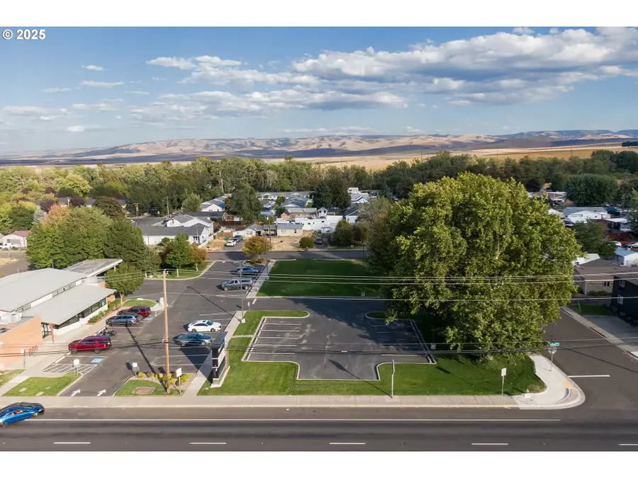 811 NE 3rd Ave, Milton Freewater, OR 97862 - #2