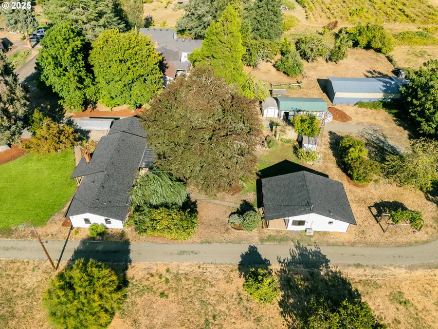 710 Cleveland Rapids Rd, Roseburg, OR 97471 - Image #3