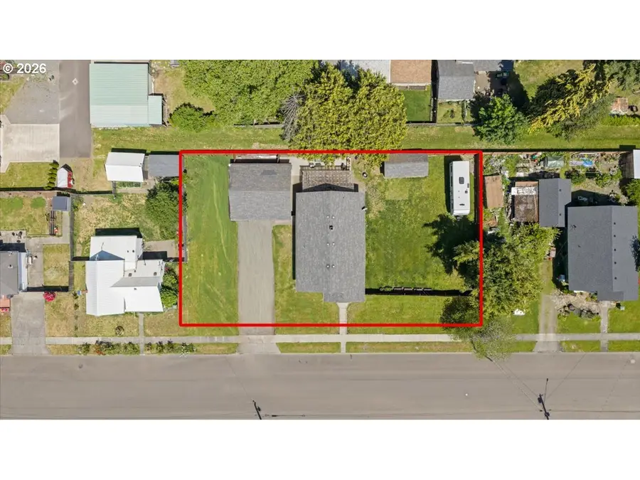 321 W Virginia St, Stayton, OR 97383 - #2