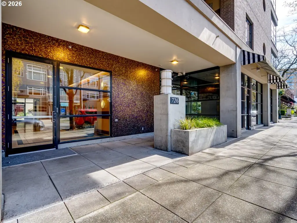 726 NW 11th Ave #104, Portland, OR 97209 - #1