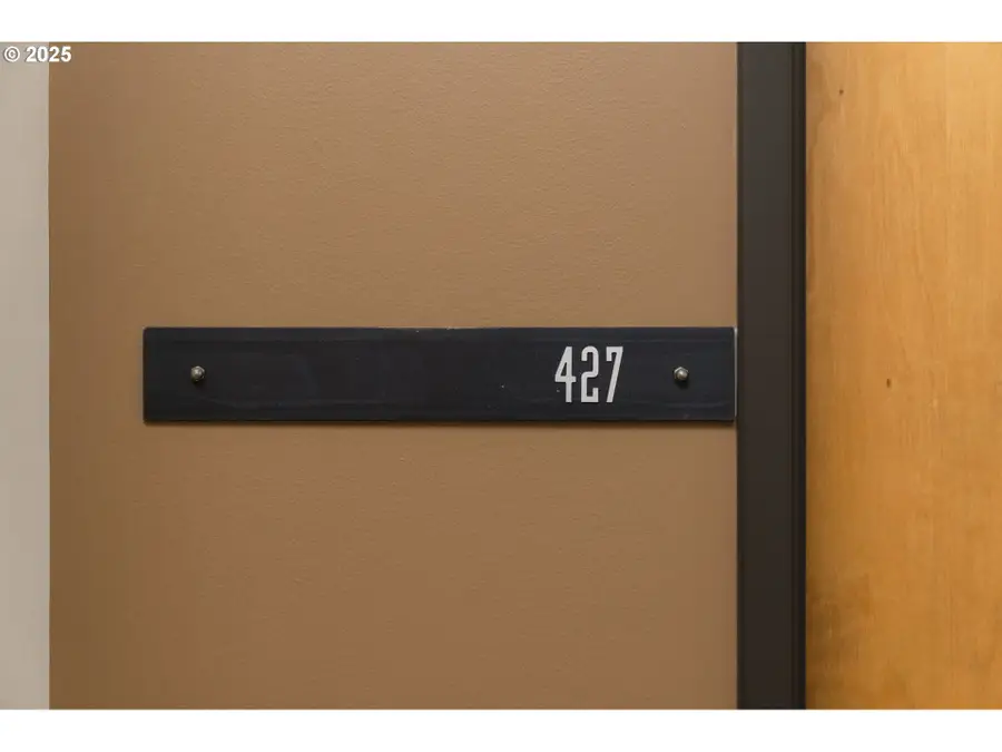 1420 NW Lovejoy St #427, Portland, OR 97209 - Image #2