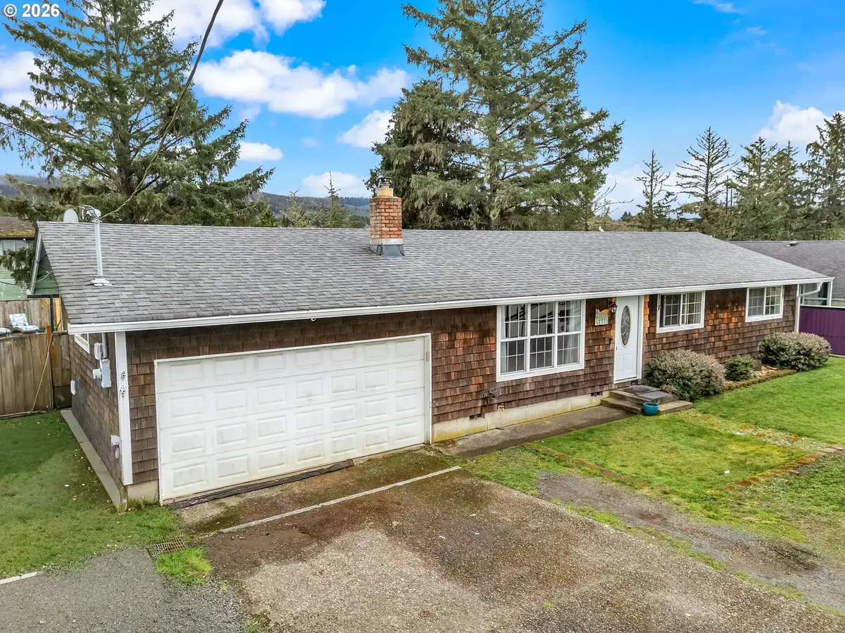 805 S King St, Seaside, OR 97138 - #1