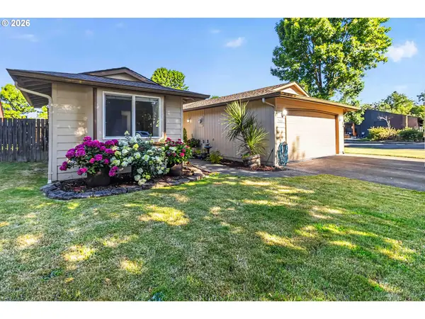 2443 Hickory Ave, Longview, WA 98632